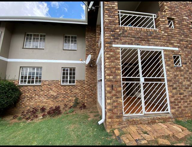 2 BEDROOM TOWNHOUSE FOR SALE IN ELARDUSPARK